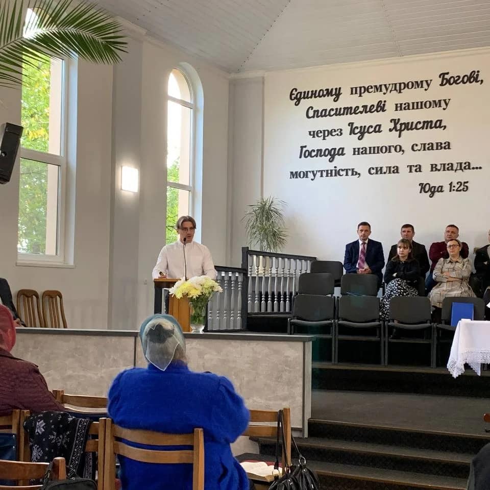 敖德薩神學院開始主日敬拜，成為居民信仰中心。（圖／翻攝自FB@Odessa Theological Seminary）